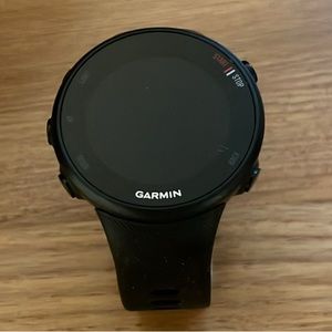 Garmin Forerunner 45S. Smartwatch for a smaller wrist.